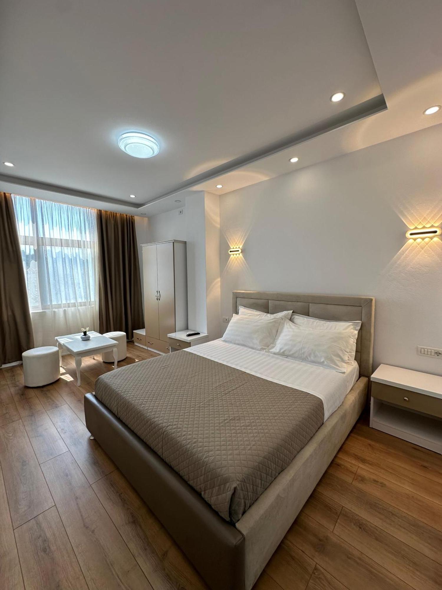 Hotel Arberia Tirana Kültér fotó