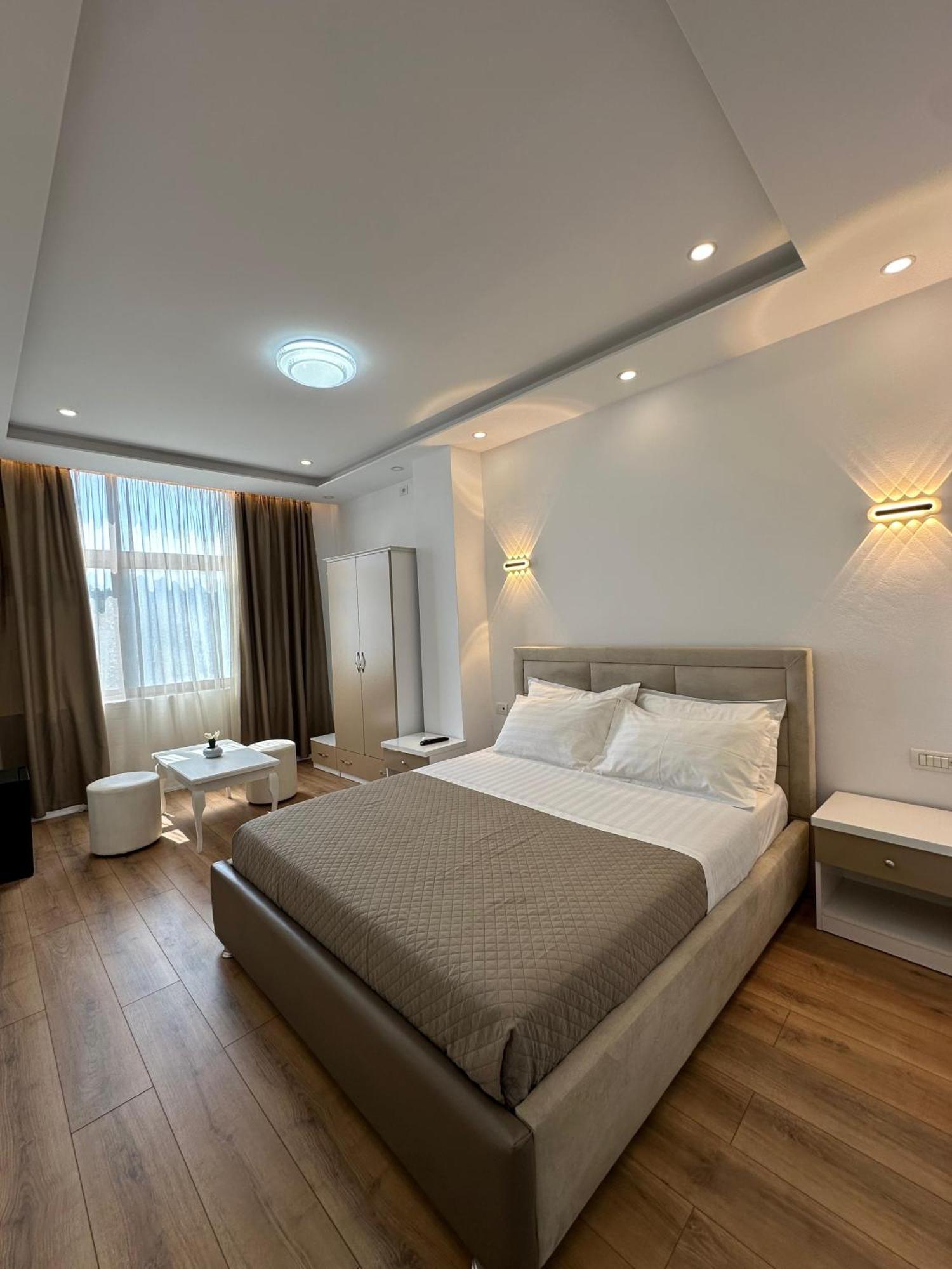 Hotel Arberia Tirana Kültér fotó