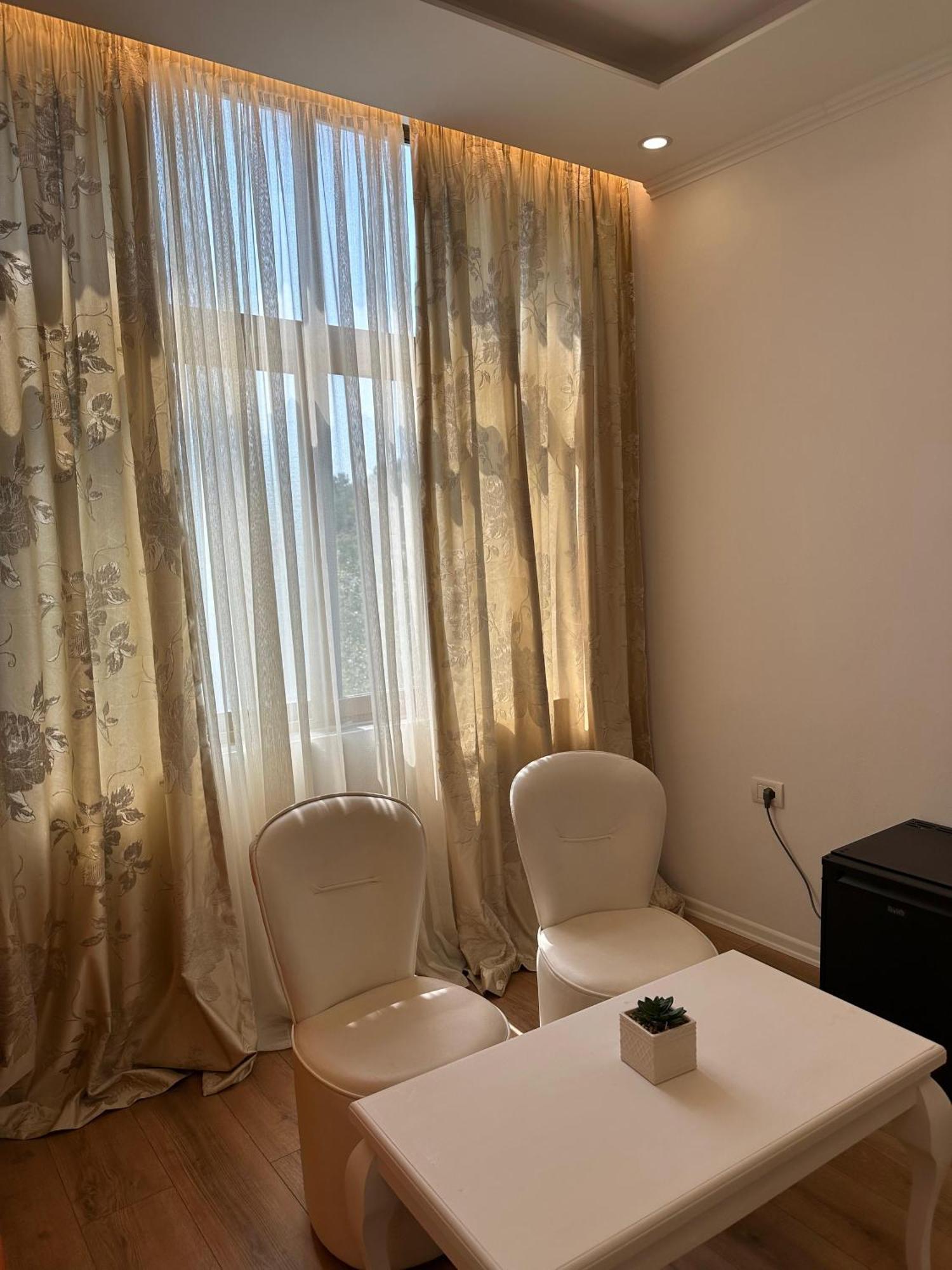 Hotel Arberia Tirana Kültér fotó
