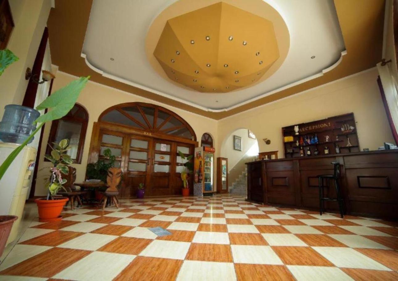 Hotel Arberia Tirana Kültér fotó