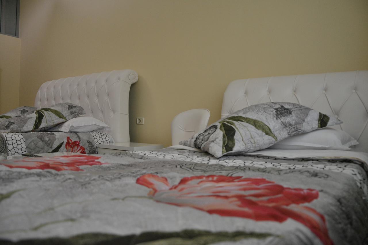 Hotel Arberia Tirana Kültér fotó