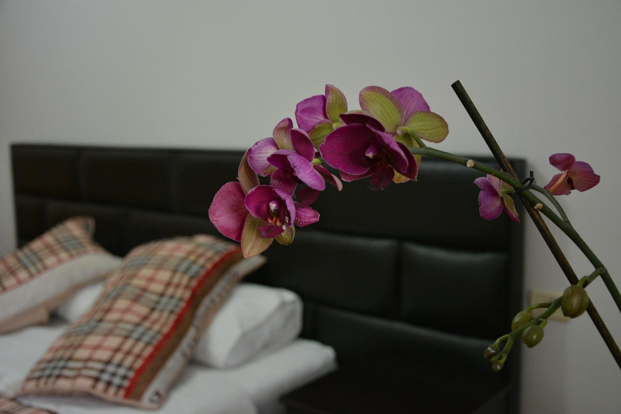 Hotel Arberia Tirana Kültér fotó