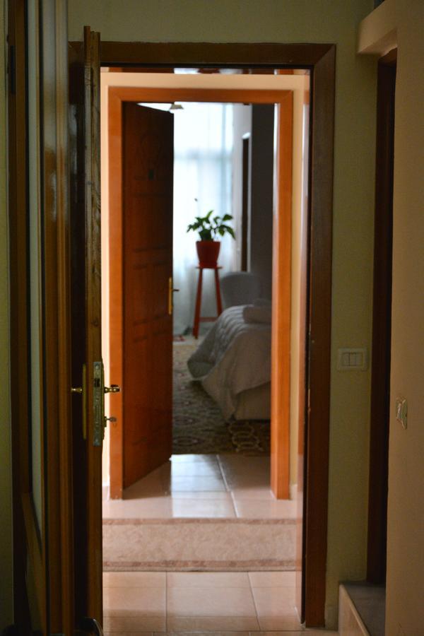 Hotel Arberia Tirana Kültér fotó