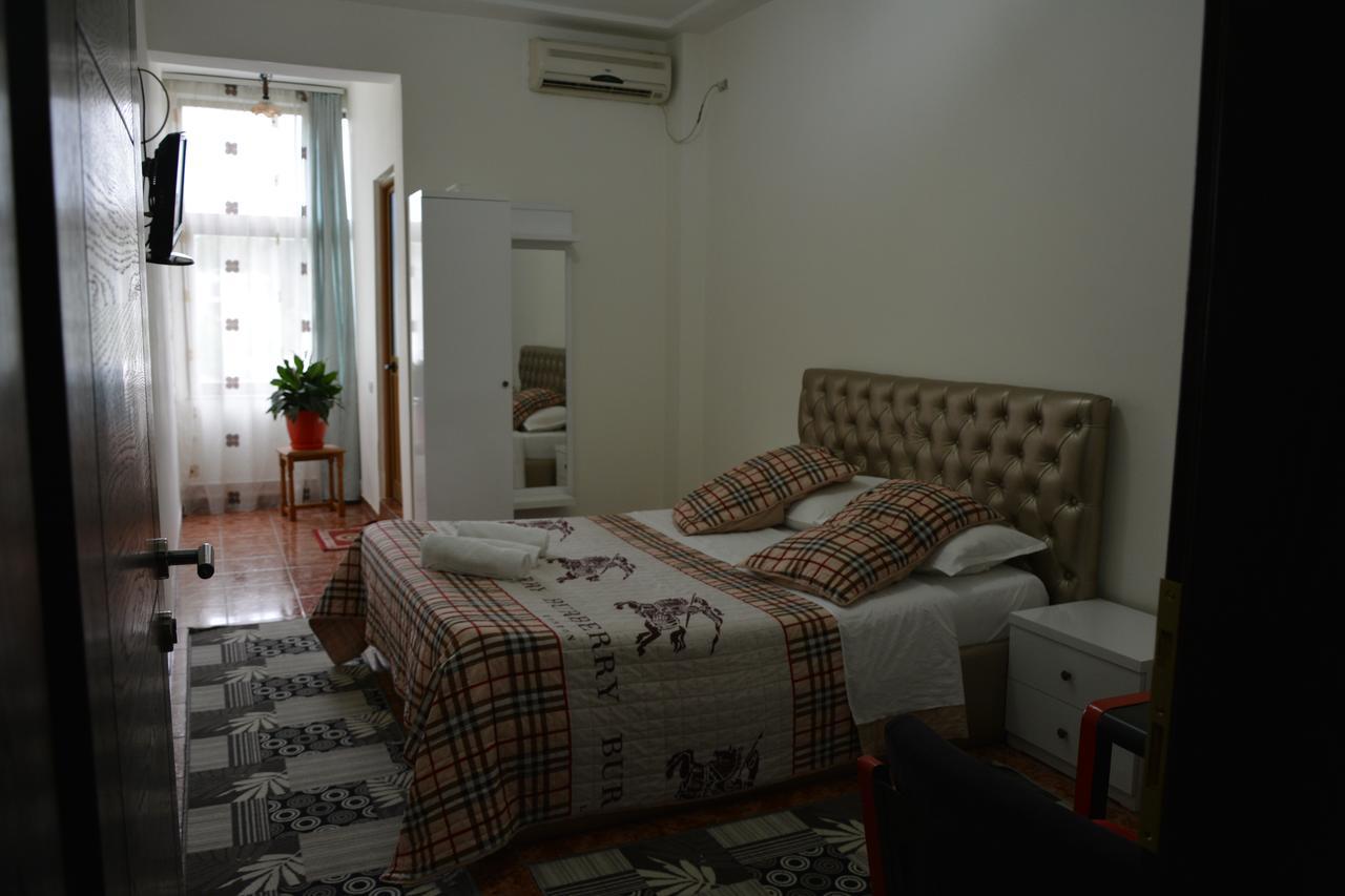 Hotel Arberia Tirana Kültér fotó