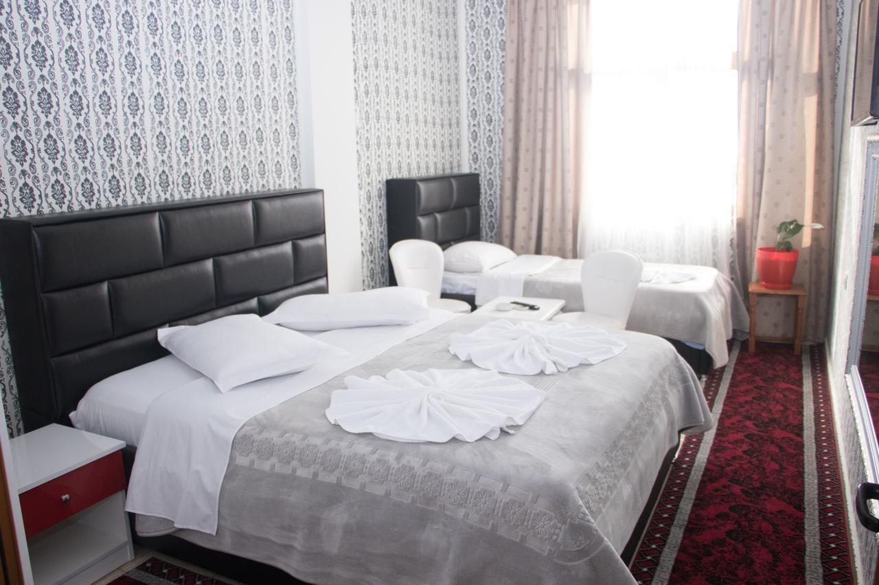 Hotel Arberia Tirana Kültér fotó
