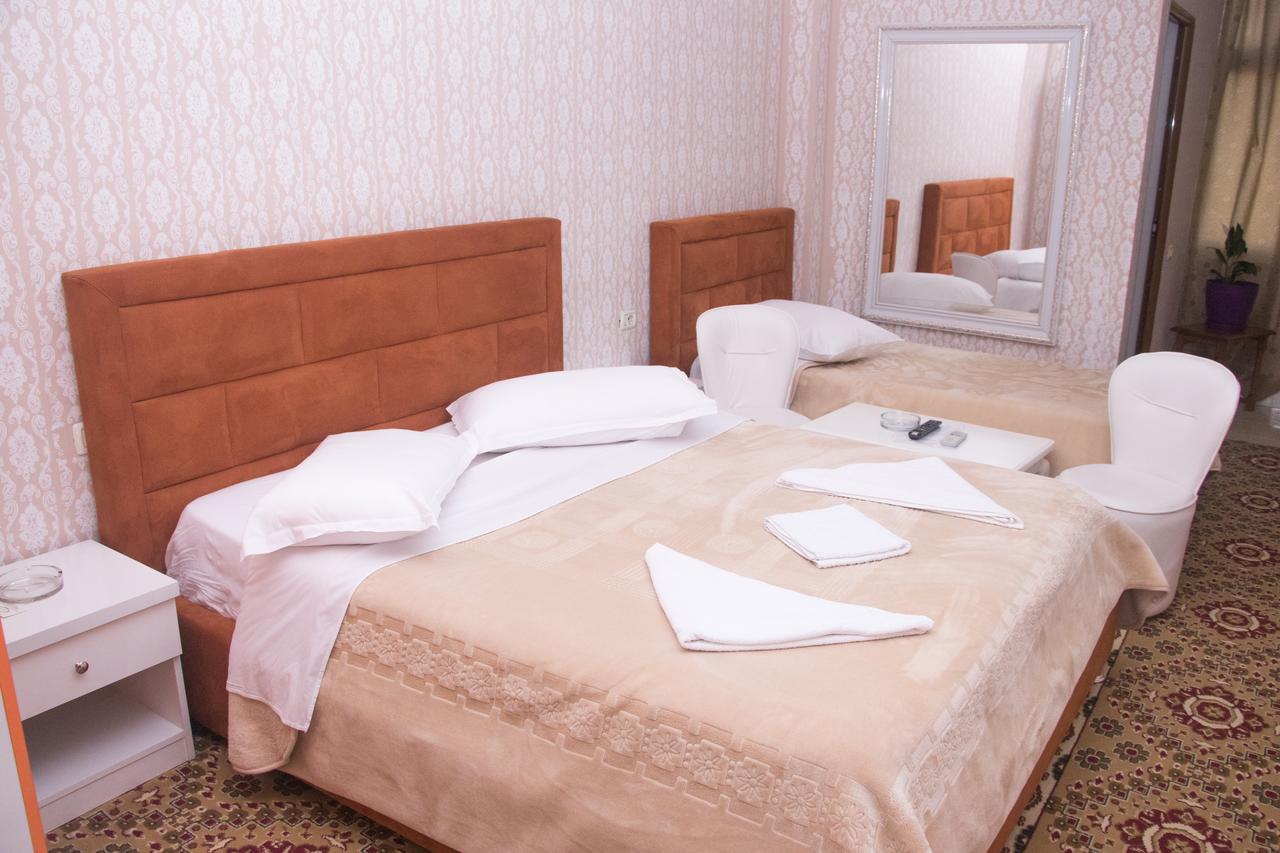 Hotel Arberia Tirana Kültér fotó